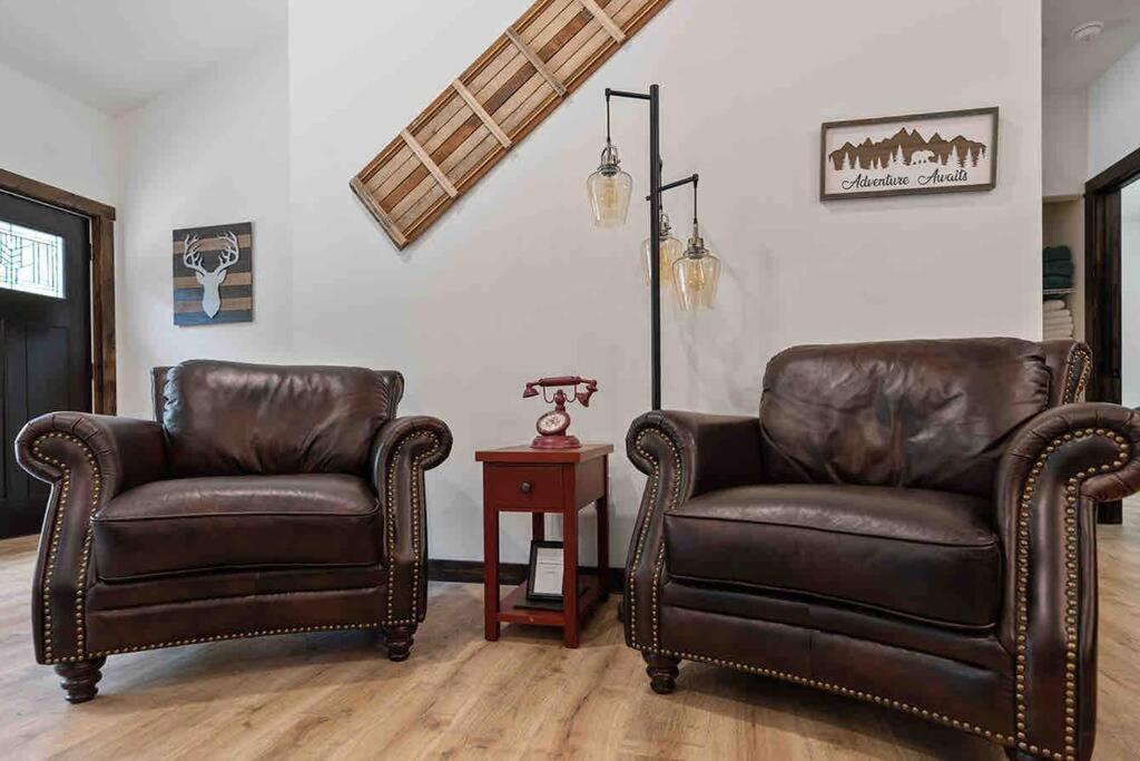 Luxe Mt. Rainier W/ Hot Tub-ac-game Holiday home