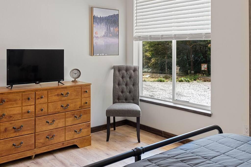Holiday home Luxe Mt. Rainier W/ Hot Tub-ac-game *