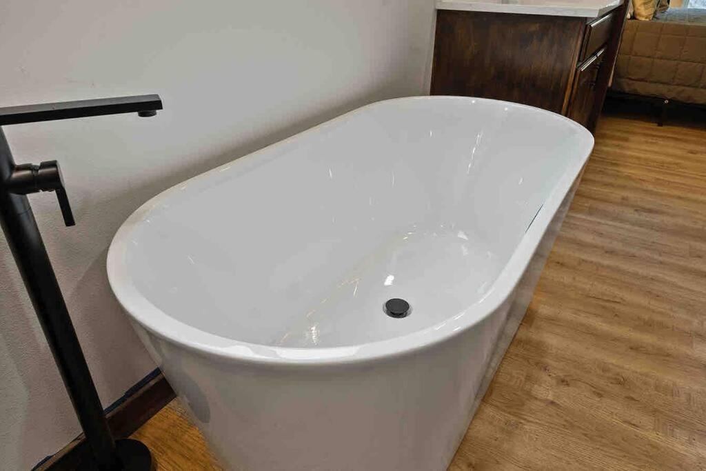 Luxe Mt. Rainier W/ Hot Tub-ac-game Hébergement de vacances Ashford