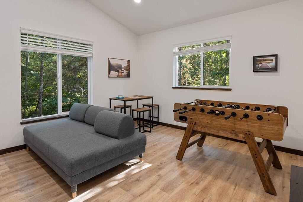 Luxe Mt. Rainier W/ Hot Tub-ac-game * Ashford